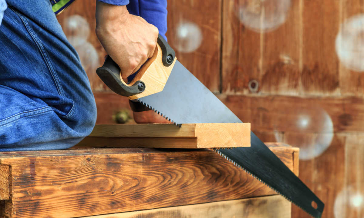 tips memotong kayu